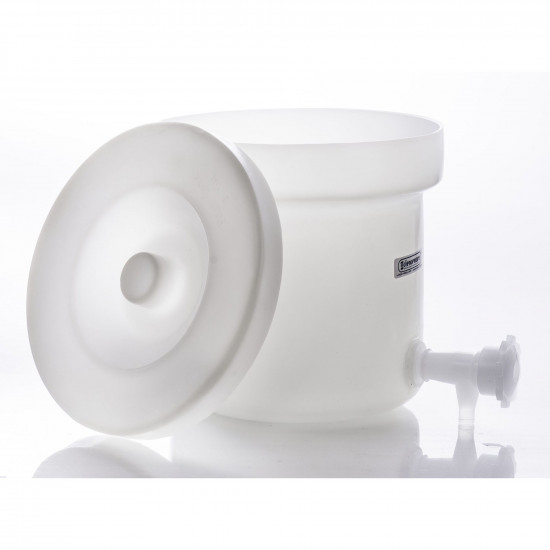 Bel-Art Polly-Crock Polyethylene Tank with Lid and Faucet; 3gal Bel-Art Polly-Crock Polyethylene Tank with Lid and Faucet; 3gal